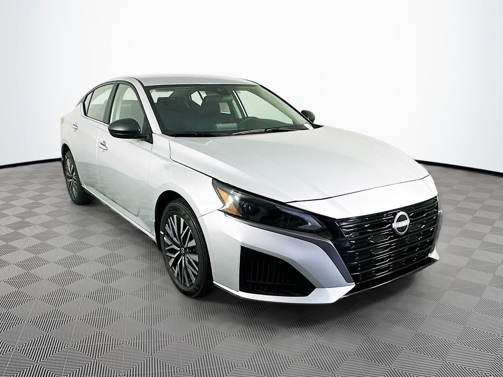 Silver 2026 Nissan Altima Sedan All-Wheel Drive Continuously Variable Transmission