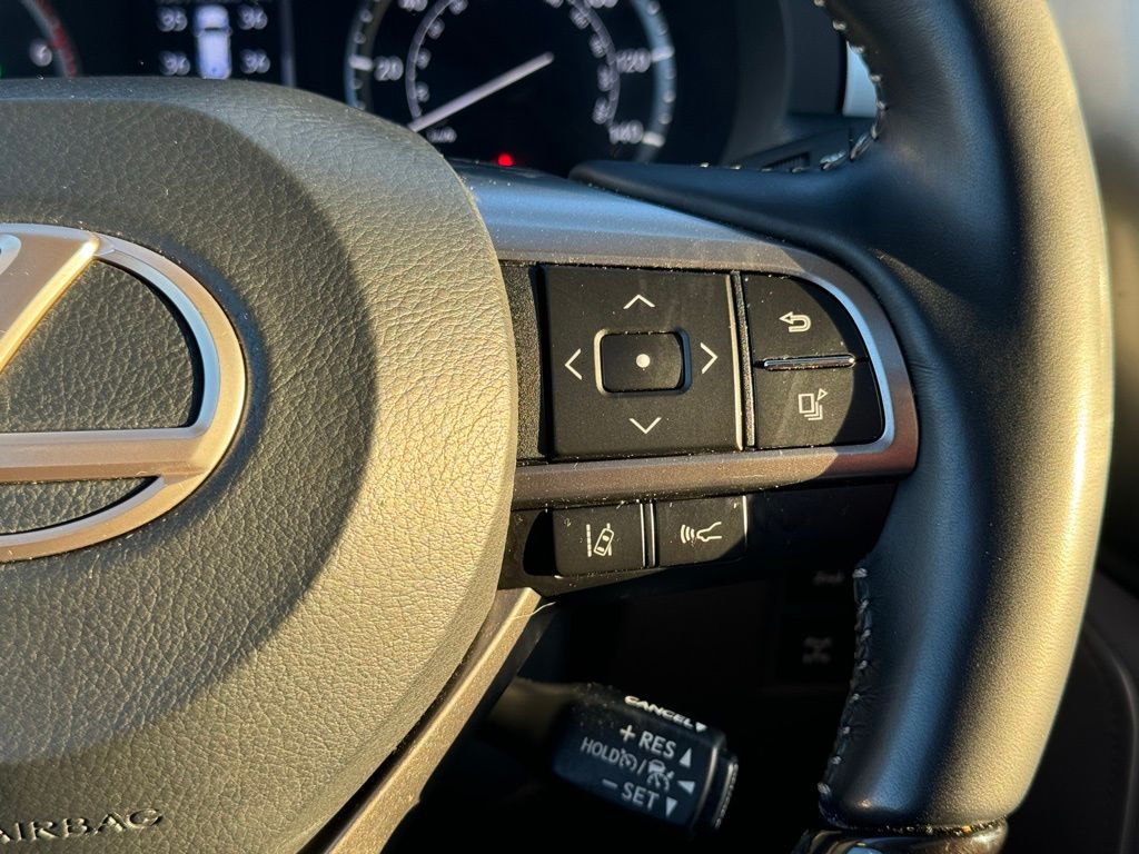 2023 Lexus GX 460 33