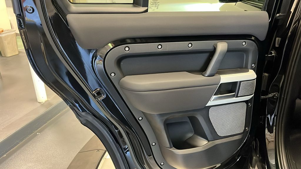 2023 Land Rover Defender 130 22