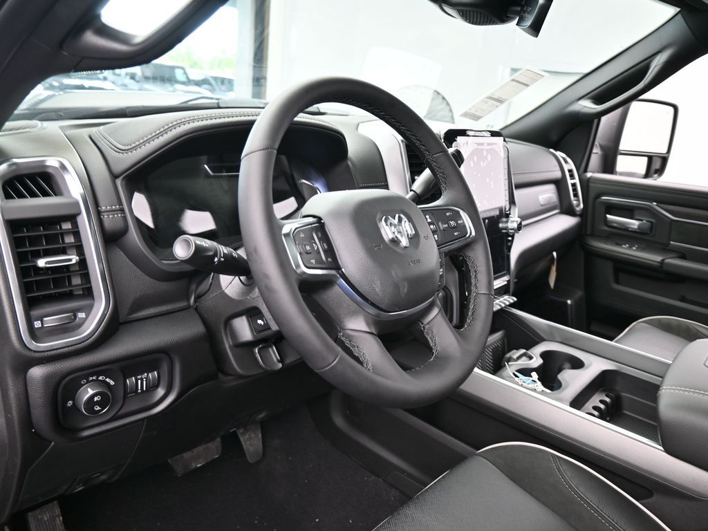 New 2026 Diamond Black Crystal Pearlcoat Ram Laramie image 10