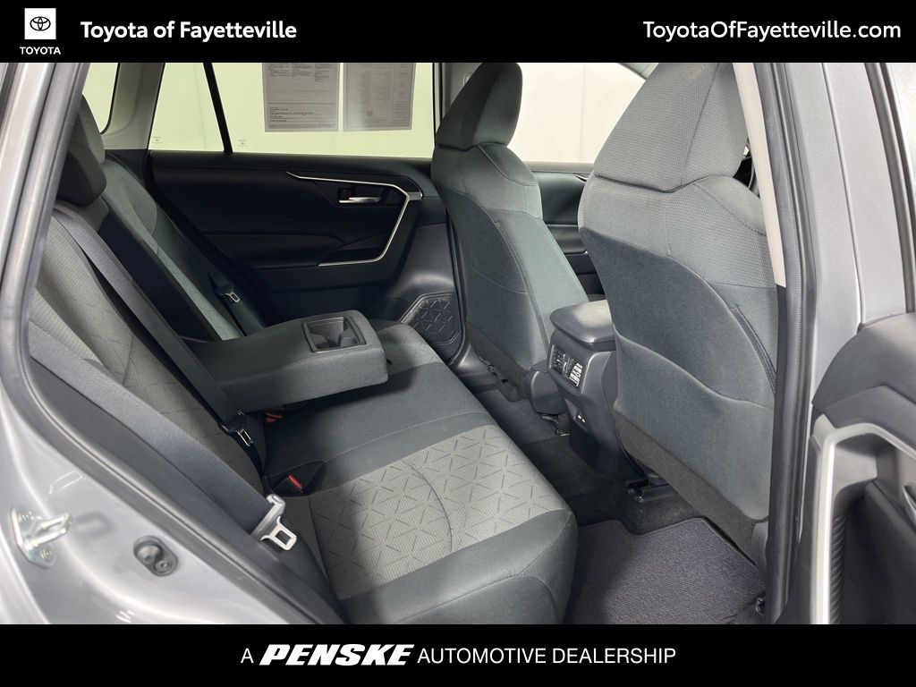 2021 Toyota RAV4 XLE 8