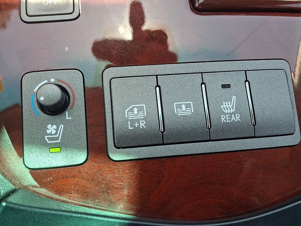 Thumbnail: 2011 Lexus LS - 24