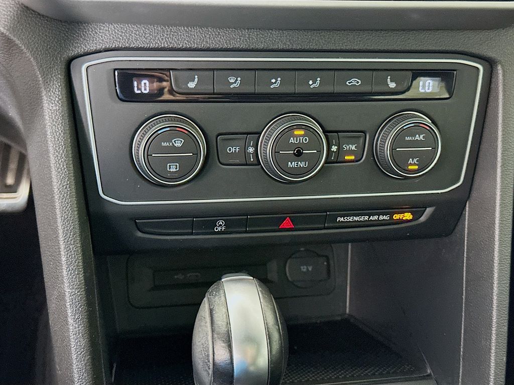Thumbnail: 2021 Volkswagen Atlas - 15