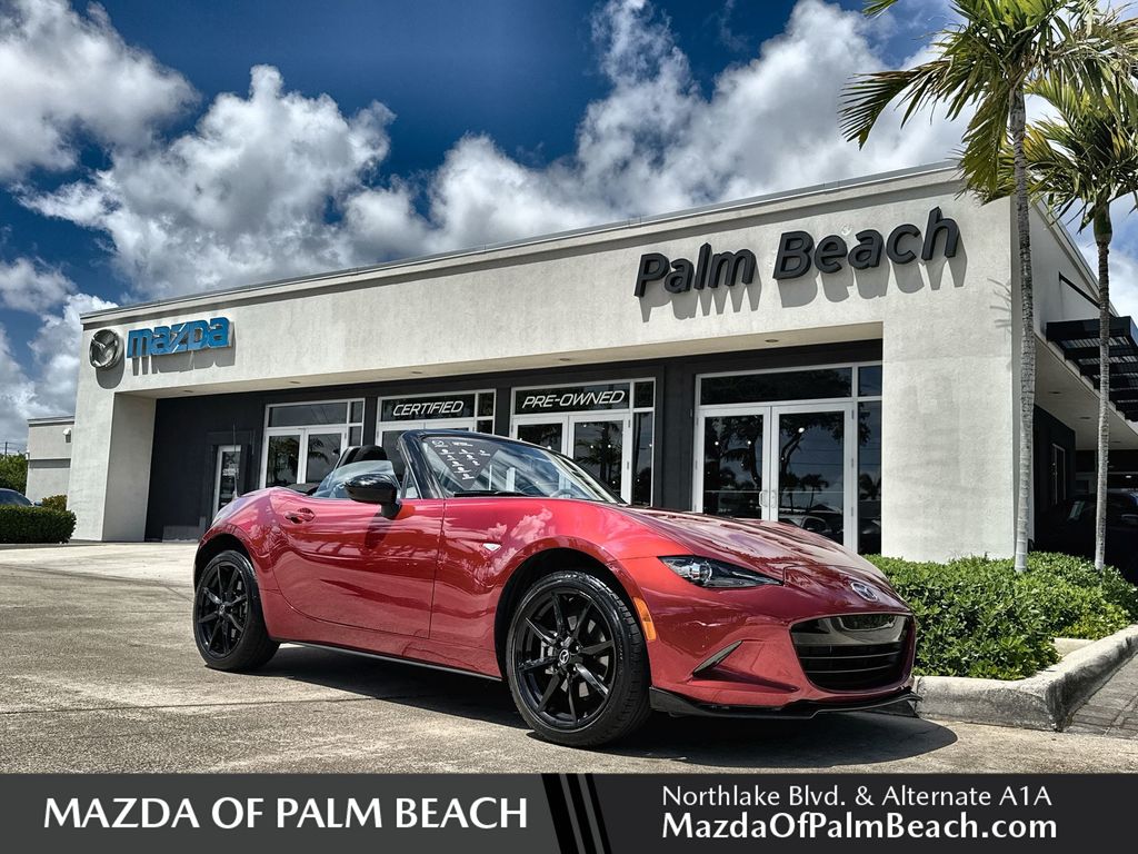 Soul Red Crystal Metallic 2022 Mazda MX-5 Miata Club RWD Convertible Rear-Wheel Drive 6-Speed Manual