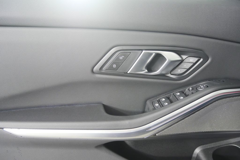 Thumbnail: 2026 BMW 3 Series - 9