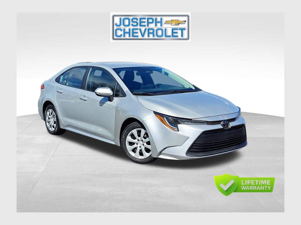 Classic Silver 2024 Toyota Corolla LE FWD Sedan Front-Wheel Drive Continuously Variable Transmission