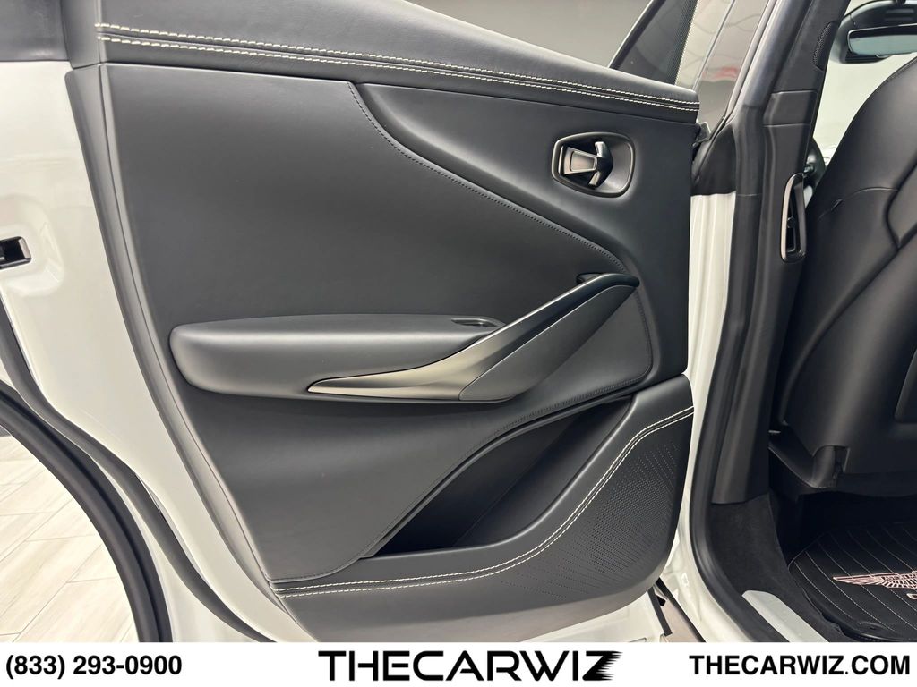 2021 Aston Martin DBX
