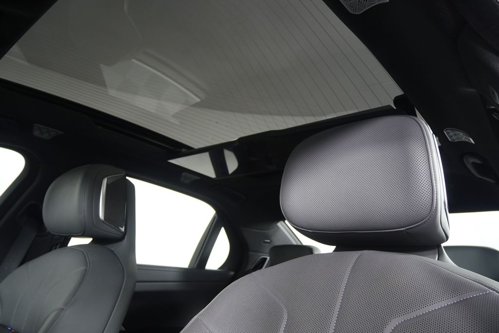 Thumbnail: 2023 BMW 7 Series - 12