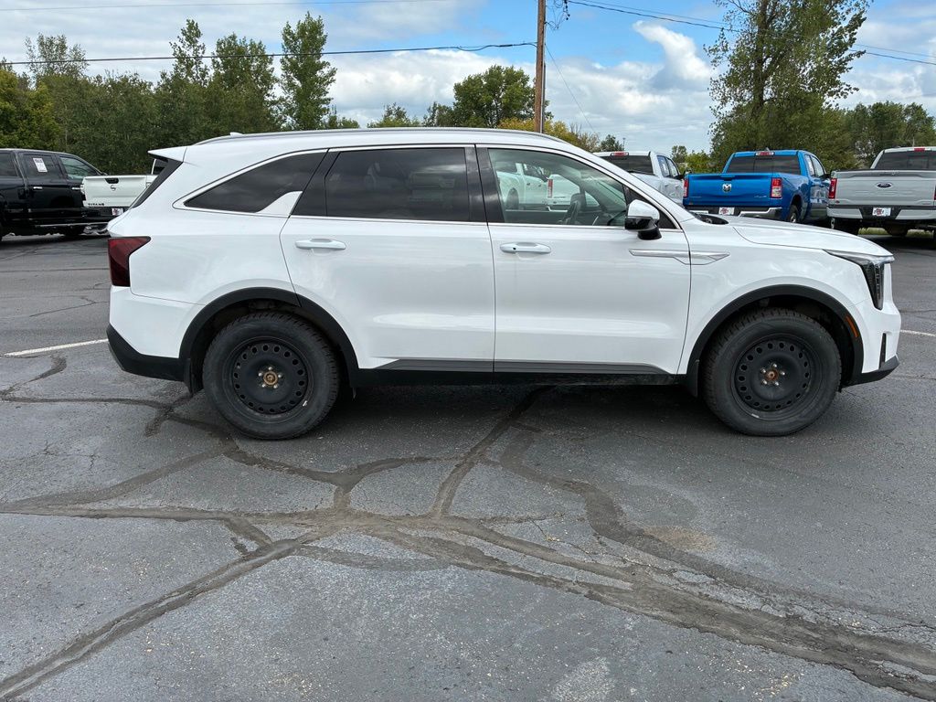 Glacial White Pearl 2025 Kia Sorento SUV / Crossover All-Wheel Drive 8-Speed Dual Clutch