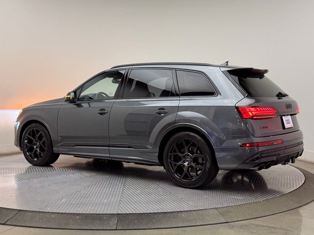 2025 Audi SQ7 Premium Plus 8