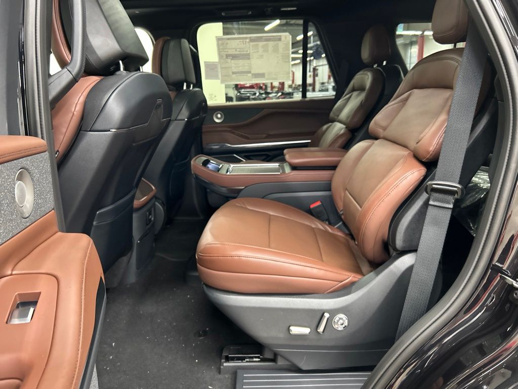 new 2026 Lincoln Navigator car, priced at $99,868