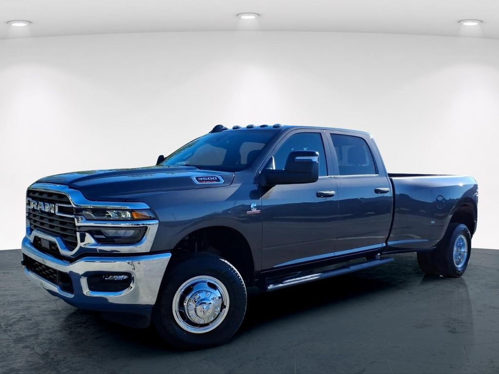 2026 RAM 3500 Tradesman Crew Cab LB DRW 4WD