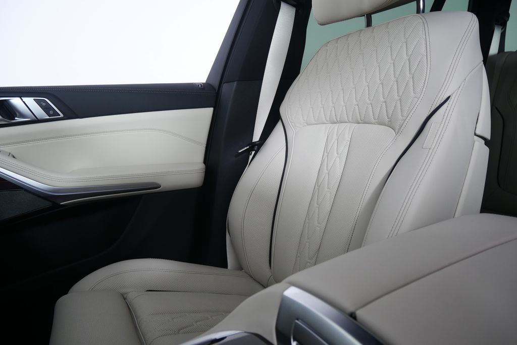 Thumbnail: 2026 BMW X5 - 23