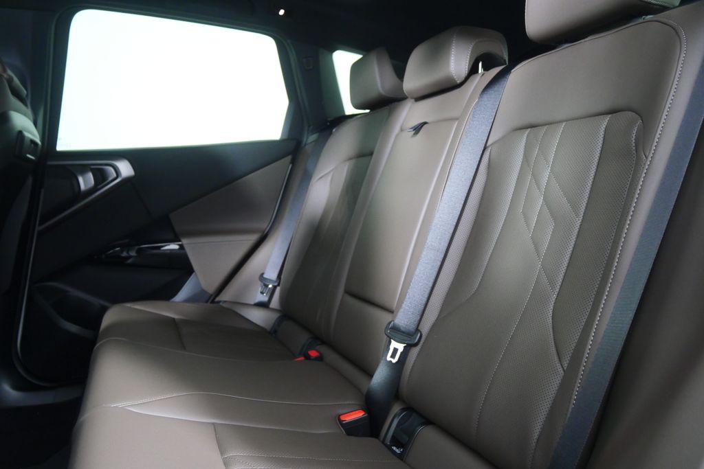 Thumbnail: 2026 BMW X3 - 15