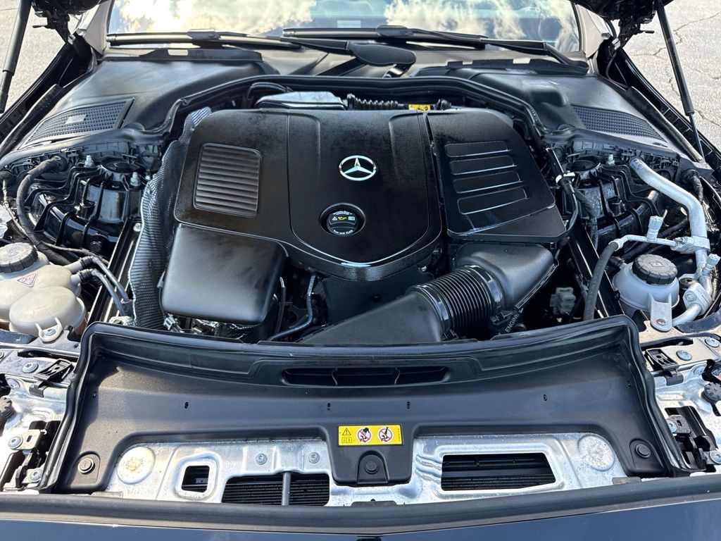 Thumbnail: 2024 Mercedes-Benz C-Class - 10