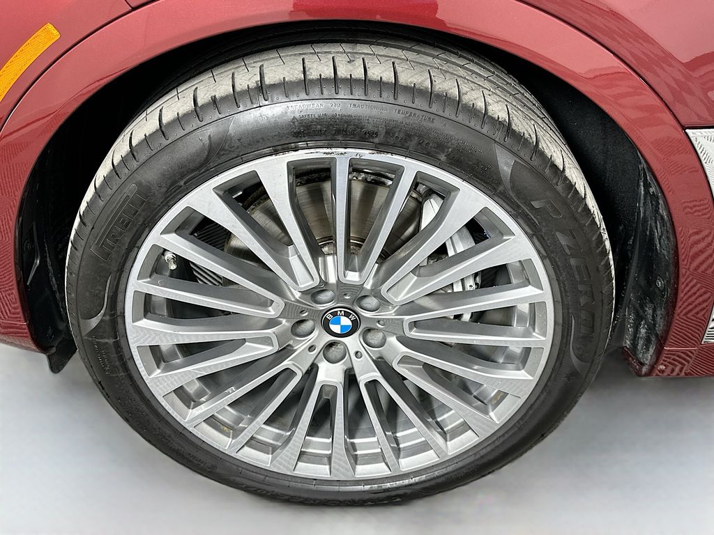 Thumbnail: 2025 BMW X7 - 32