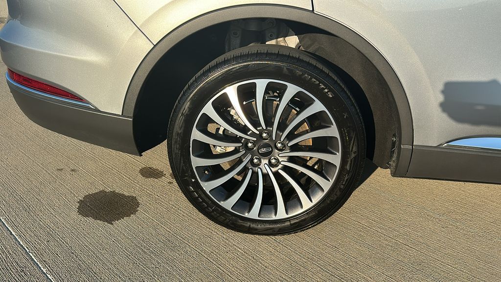 2023 Lincoln Aviator Reserve Silver at Gullo Toyota