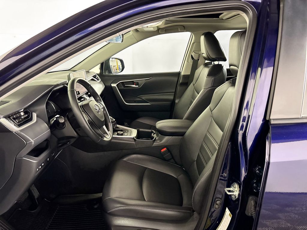 2023 Toyota RAV4 Hybrid XLE Premium