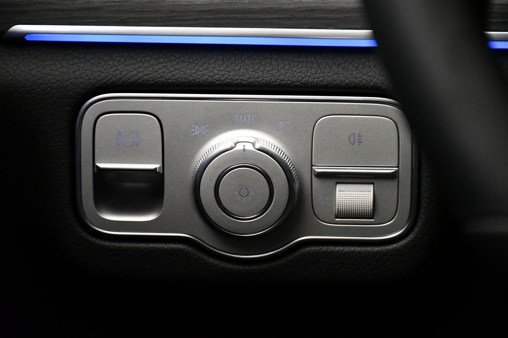 Thumbnail: 2026 Mercedes-Benz GLS - 21