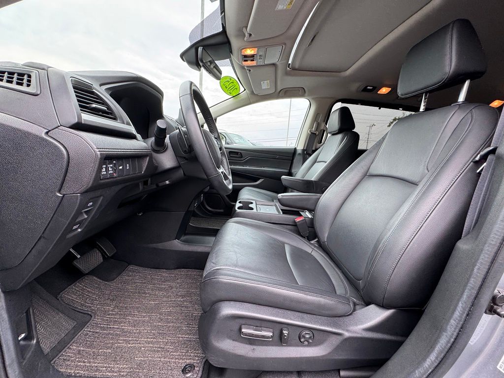 Used 2025 Honda Odyssey Van