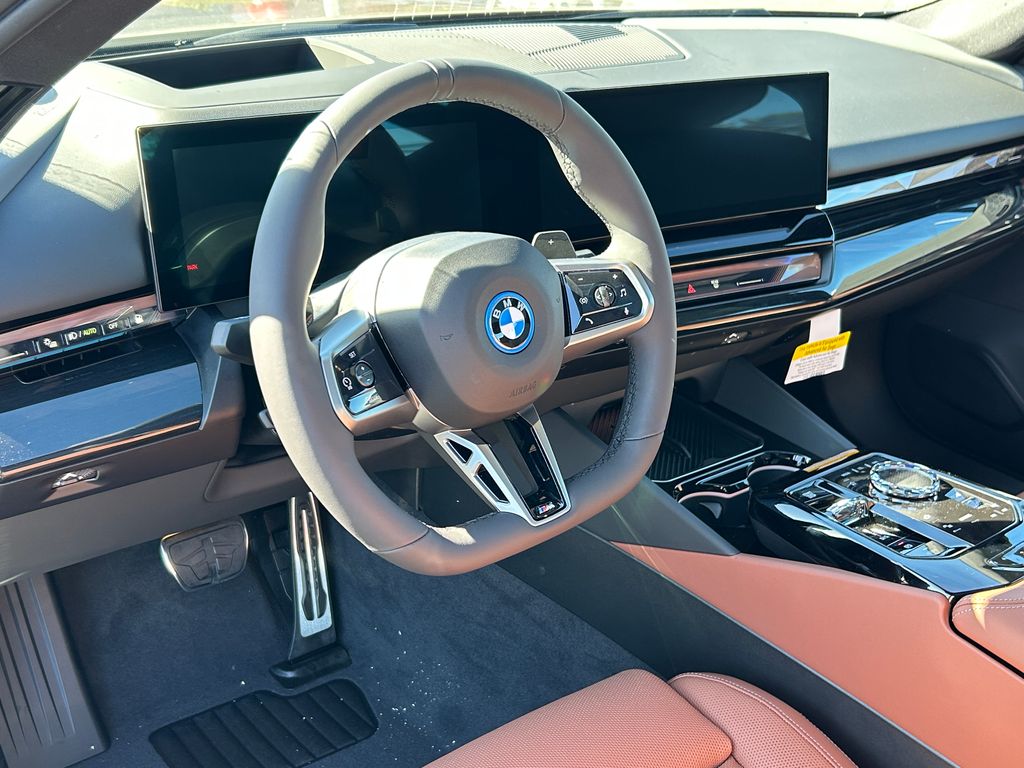 Thumbnail: 2026 BMW 5 Series - 13