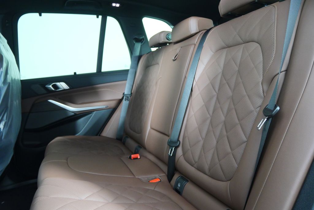 Thumbnail: 2026 BMW X5 - 15