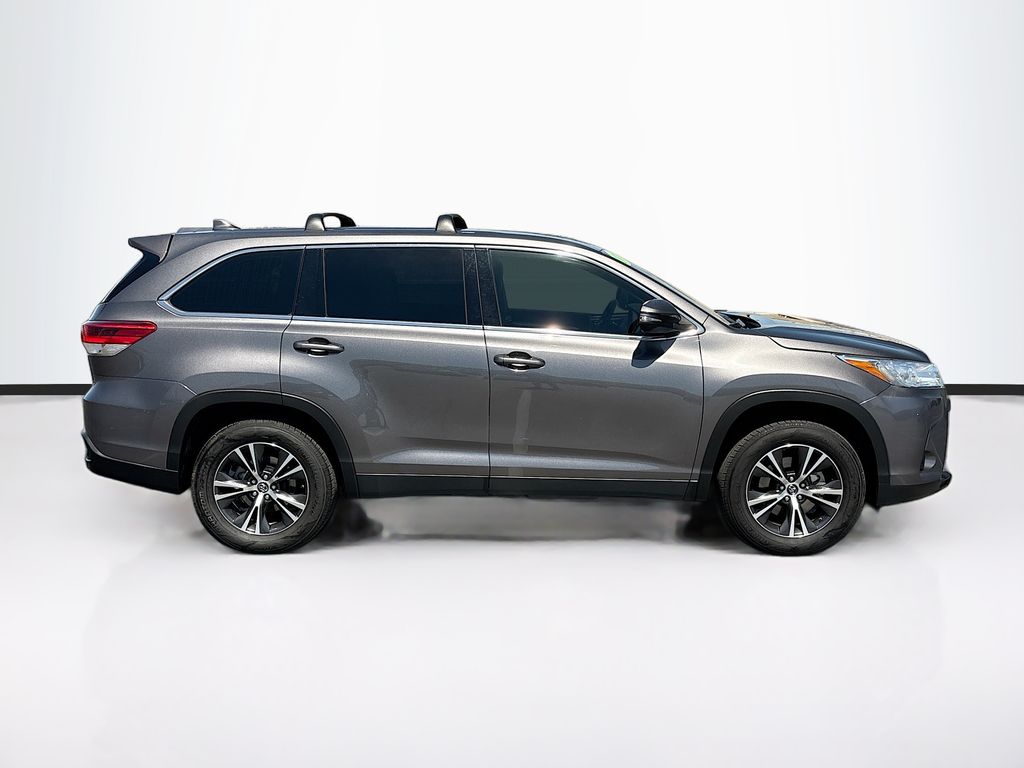 Thumbnail: 2019 Toyota Highlander - 4