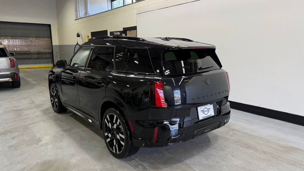Thumbnail: 2027 MINI Cooper Countryman - 3