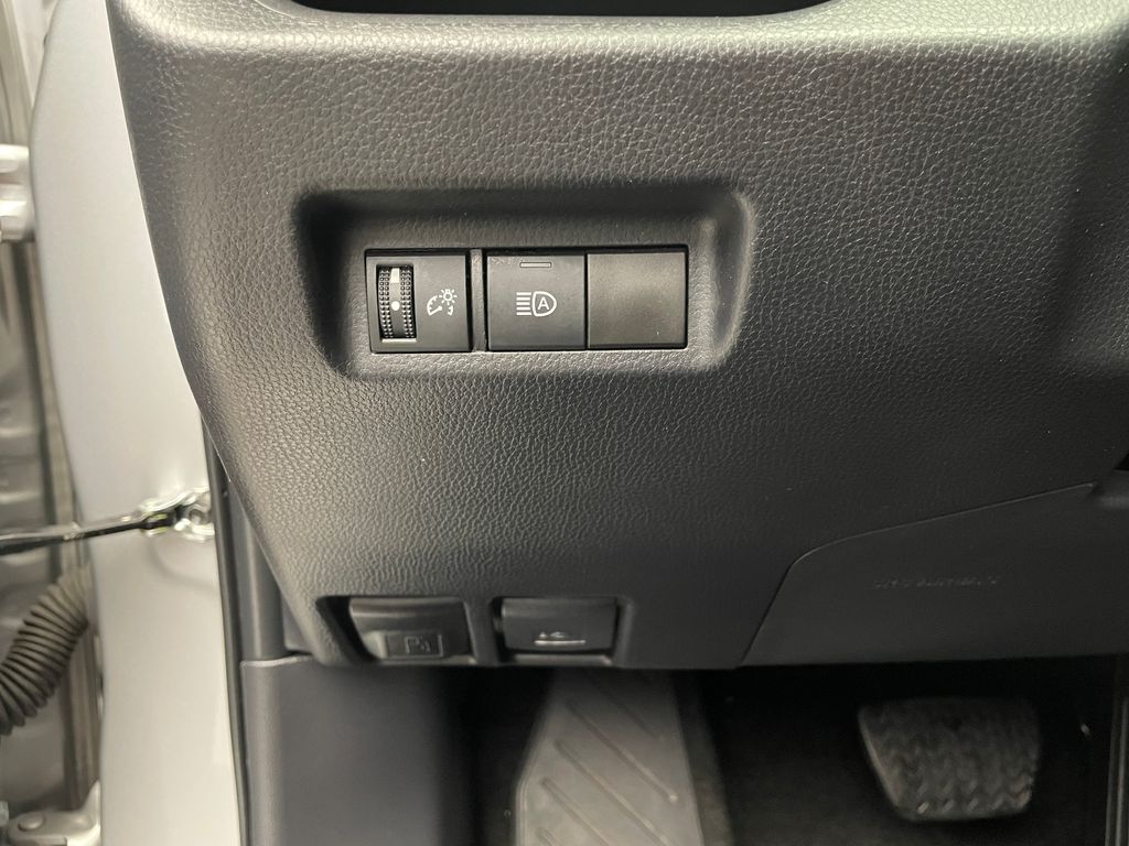 2024 Toyota RAV4 XLE 20