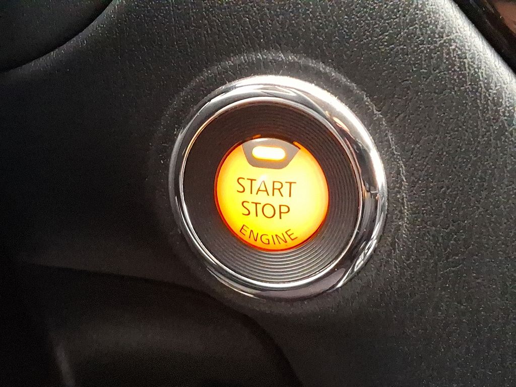 Thumbnail: 2020 Nissan Pathfinder - 24