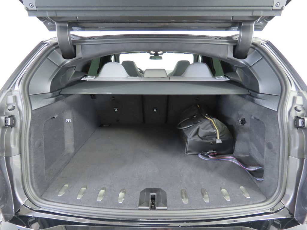 Thumbnail: 2026 BMW XM - 28