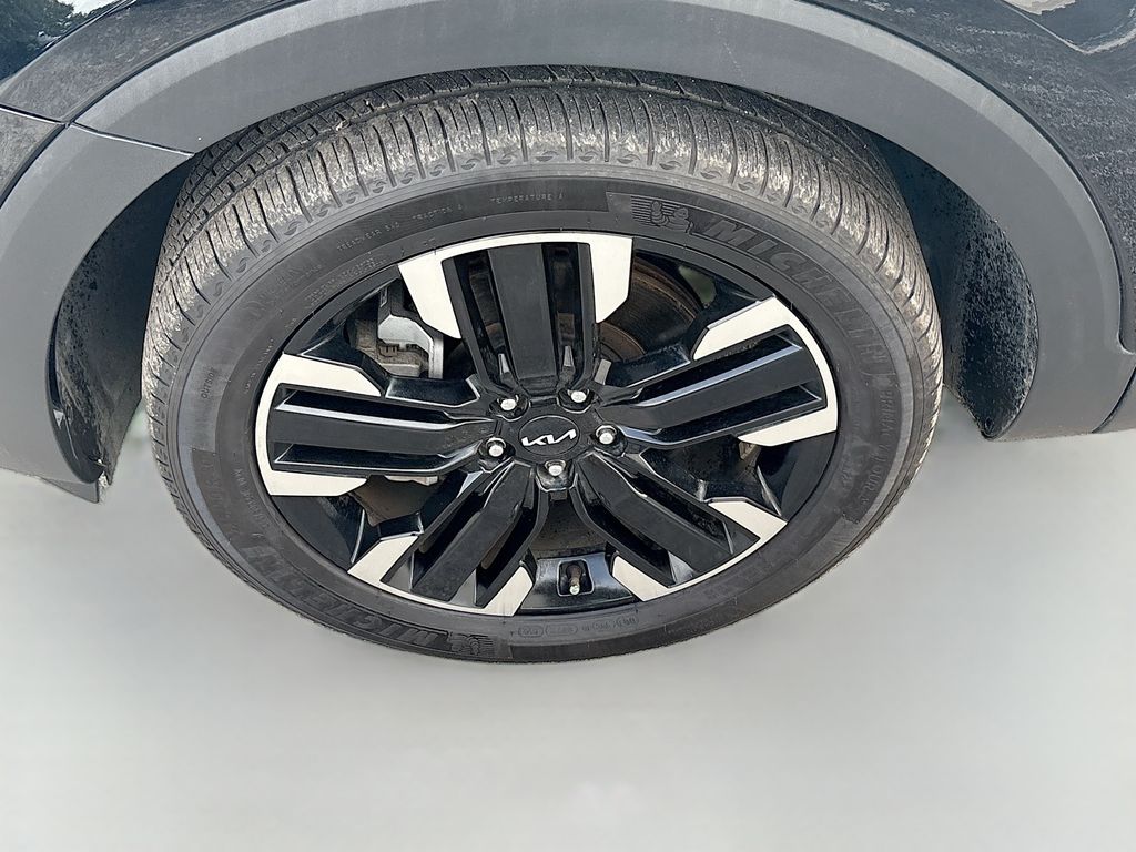 Used 2023 Black Kia SX-Prestige image 35