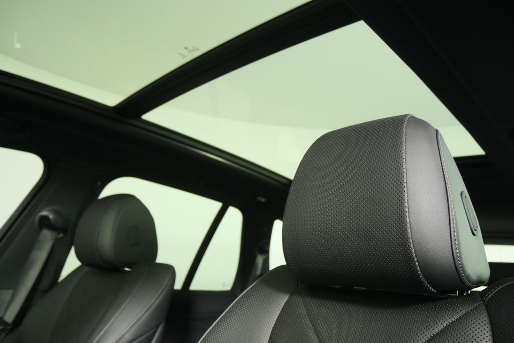 Thumbnail: 2023 BMW X5 - 12