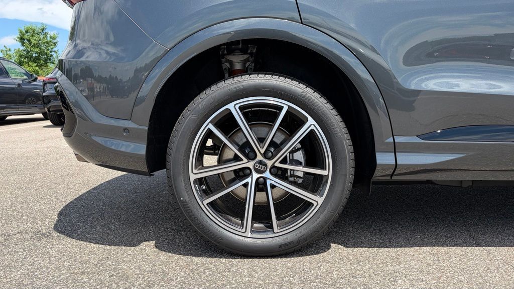 Thumbnail: 2026 Audi Q5 - 12