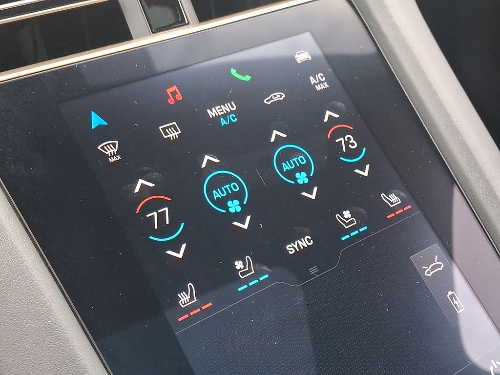 Thumbnail: 2022 Porsche Taycan - 18