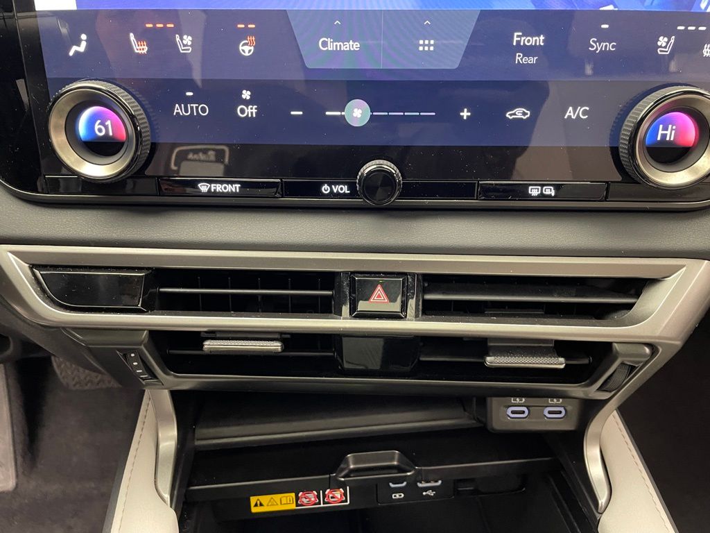 Thumbnail: 2024 Lexus RX - 27