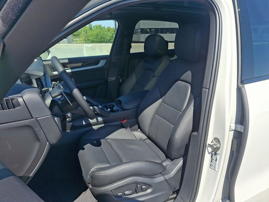 Thumbnail: 2026 Porsche Cayenne - 5