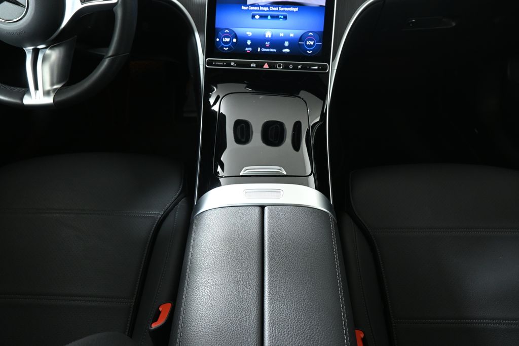 Thumbnail: 2025 Mercedes-Benz C-Class - 23