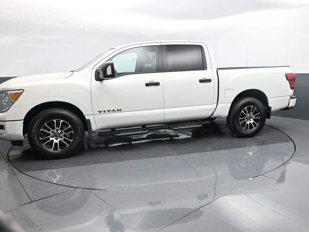 2024 Nissan Titan SV