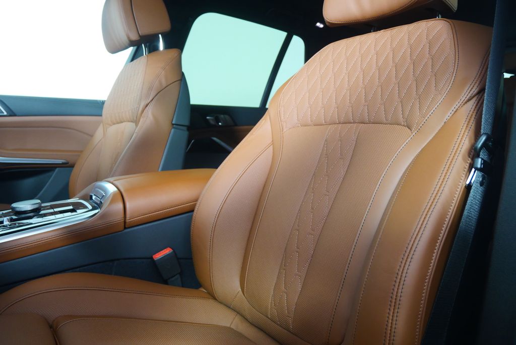 Thumbnail: 2026 BMW X5 - 10