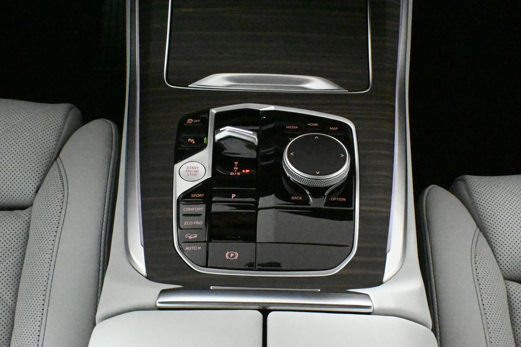 Thumbnail: 2026 BMW X5 - 25