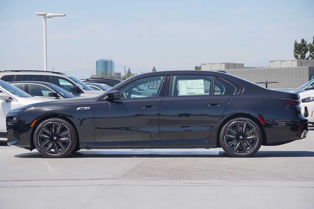 2024 BMW i7 M70 4