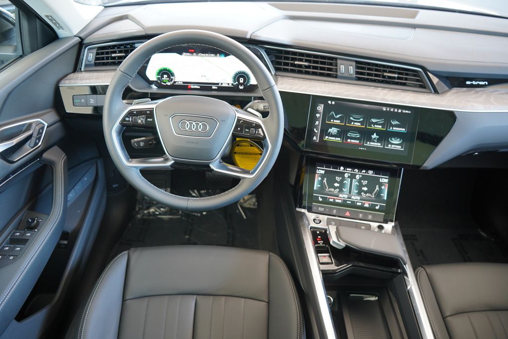 2024 Audi Q8 e-tron  12