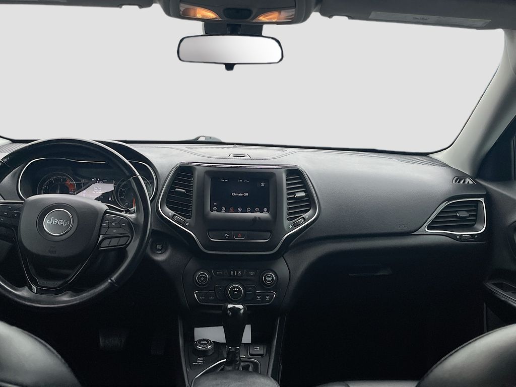 Used 2019 Silver Jeep Latitude Plus image 21