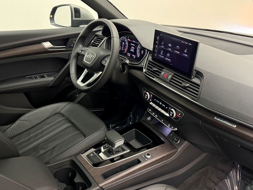 Thumbnail: 2023 Audi Q5 - 18