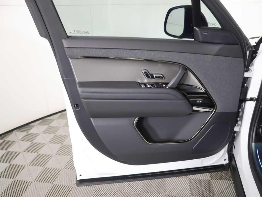 Thumbnail: 2025 Land Rover Range Rover Sport - 26