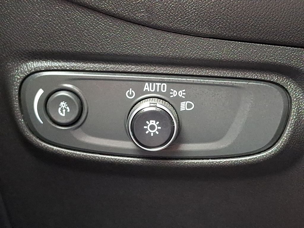 used 2023 Chevrolet Equinox car, priced at $24,075