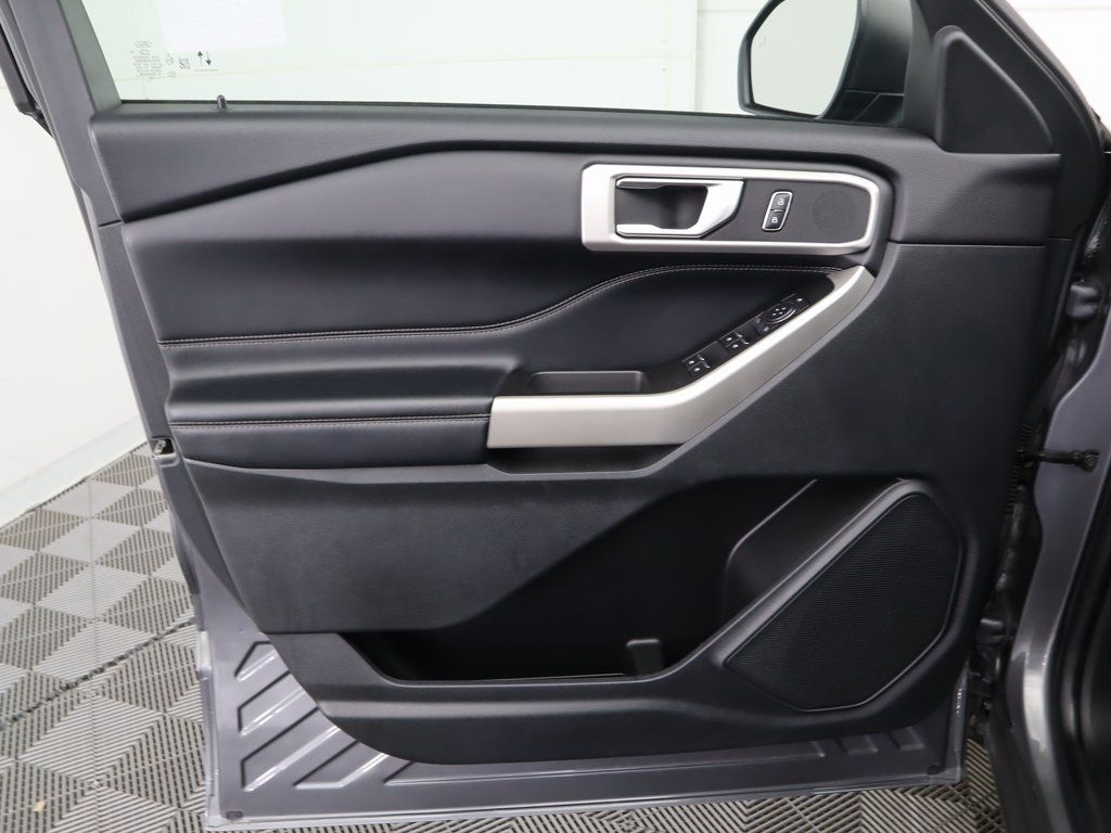 Thumbnail: 2022 Ford Explorer - 25