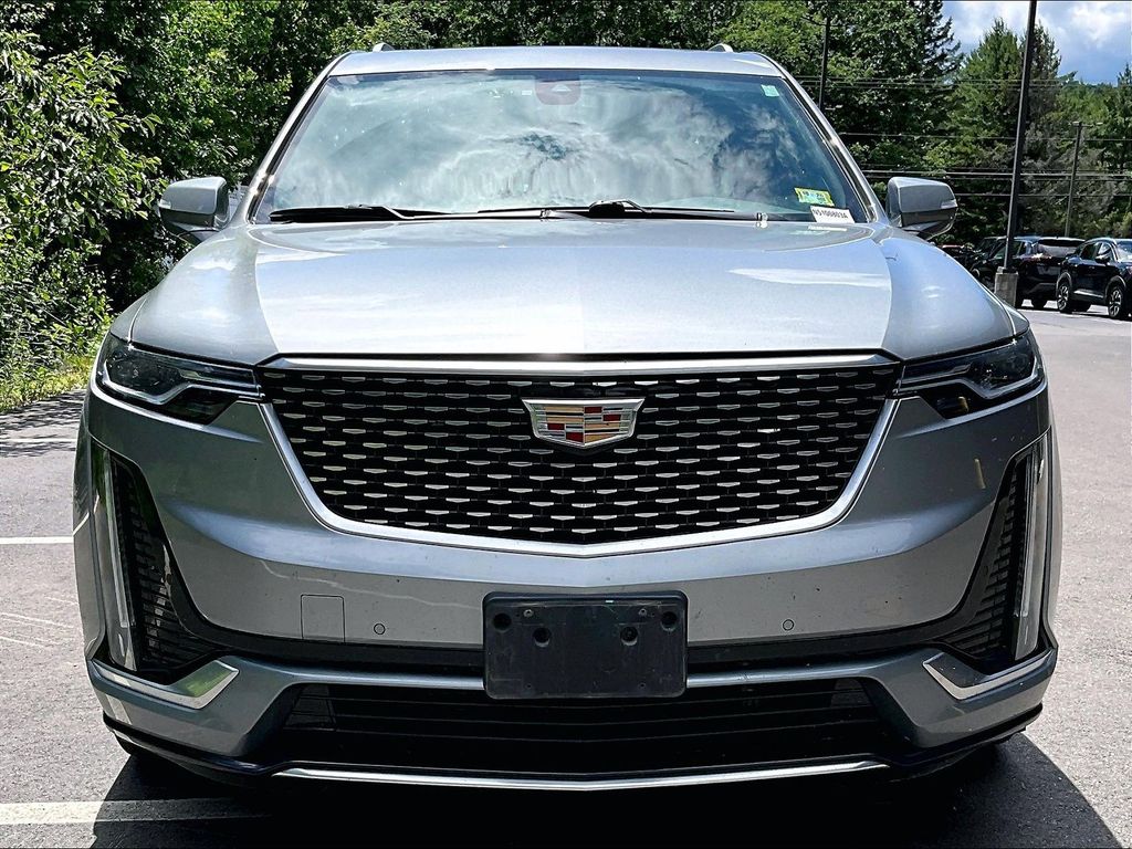 2024 Cadillac XT6 — photo 2