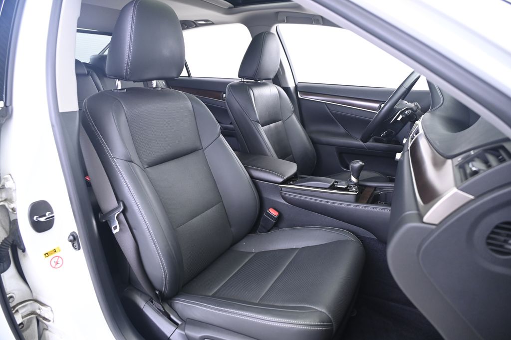 Thumbnail: 2013 Lexus GS - 24